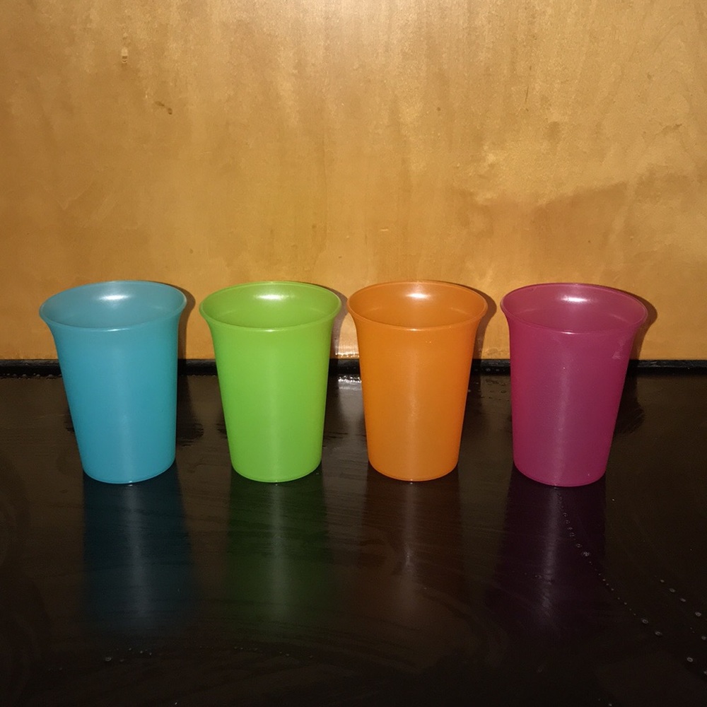 Vintage Tupperware drinking cups/glasses (4)